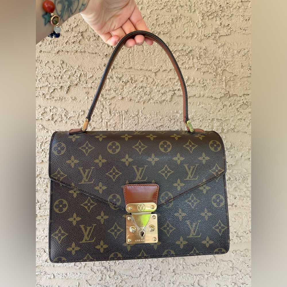 Louis Vuitton purse